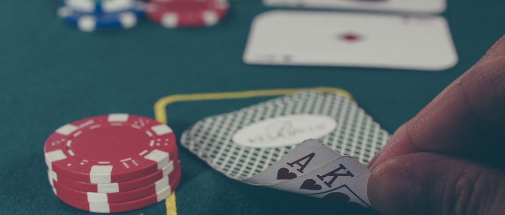 Mit Poker spielen im Internet erfolgreich Geld verdienen