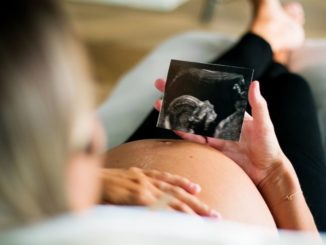 Von der Einnistung zur Geburt – die Phasen der Schwangerschaft