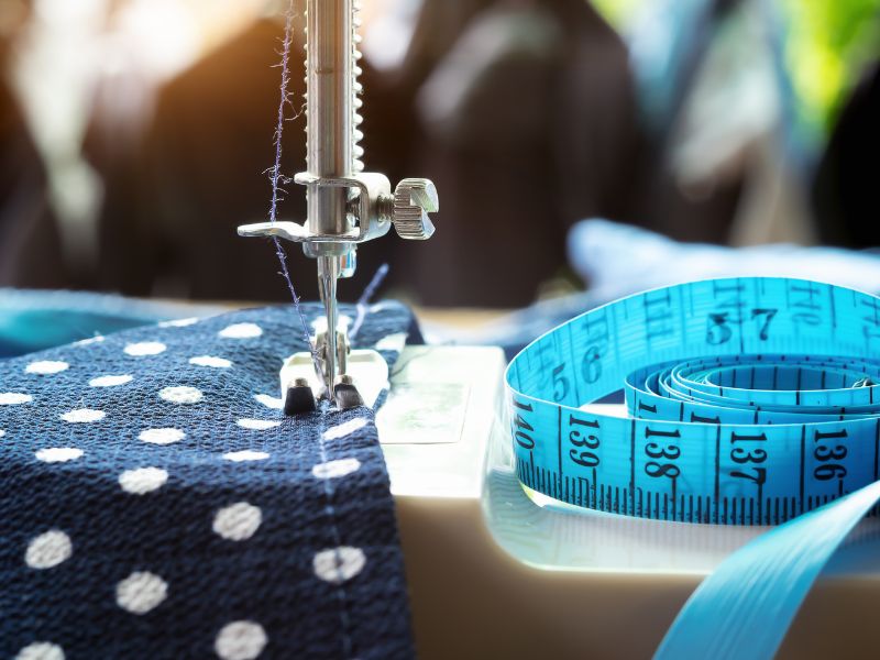 Kleidung selbst nähen: Die besten Tipps