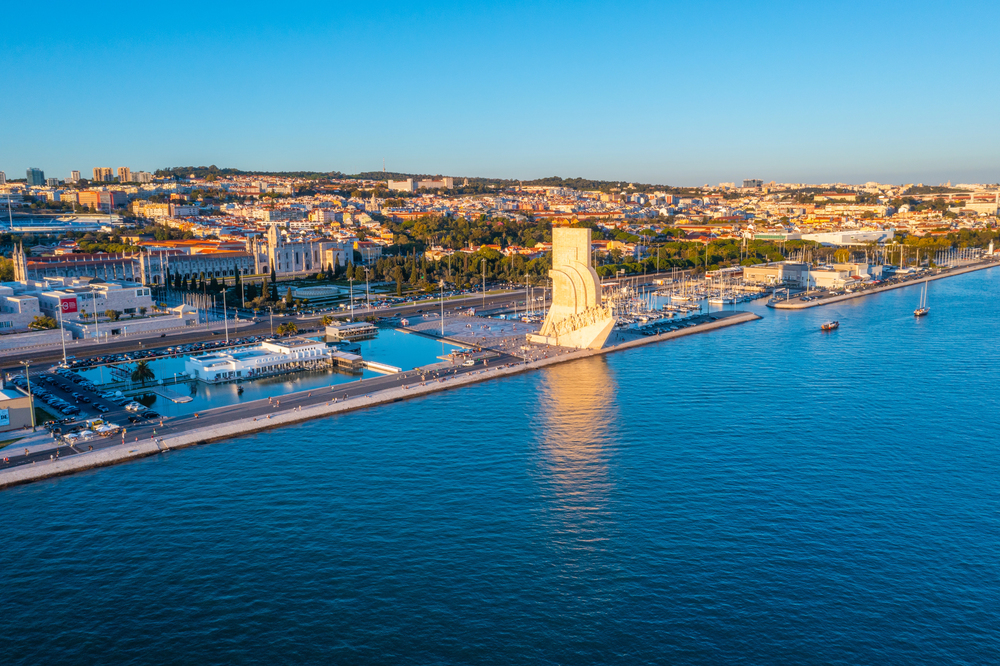 Yachtcharter in Lissabon: Warum die portugiesische Hauptstadt ein Traumziel für Segel- und Motorbootliebhaber ist